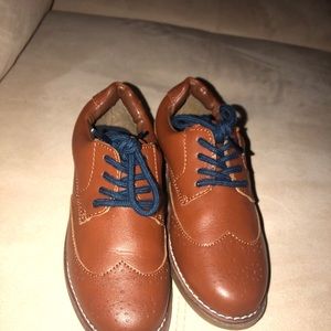 Boys shoes